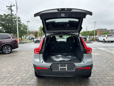 Used 2024 Volvo XC40 B5 Plus w/ Protection Package Premier AWD/4WD image 32
