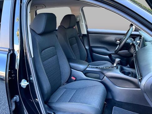 Certified 2026 Honda HR-V LX image 9