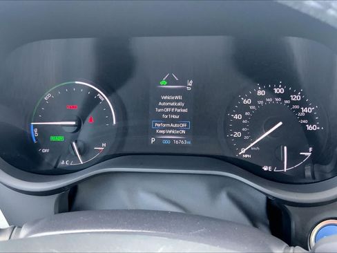 Used 2024 Toyota Sienna XLE FWD image 17