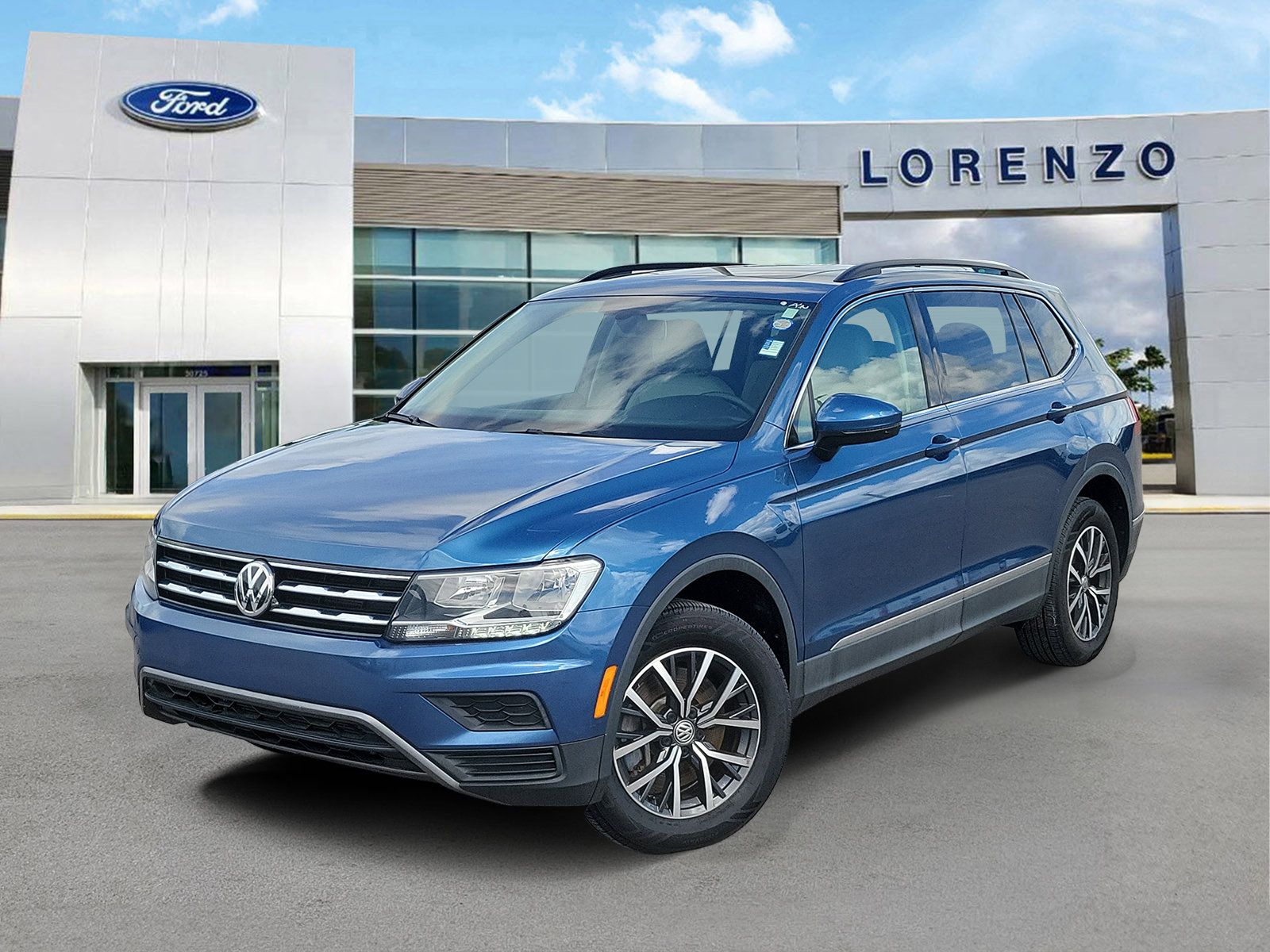 Used 2020 Volkswagen Tiguan SE w/ Panoramic Sunroof Package FWD 360° Tour