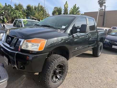 Used 2008 Nissan Titan SE AWD/4WD image 2