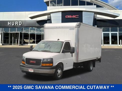 New 2025 GMC Savana 3500 RWD image 9