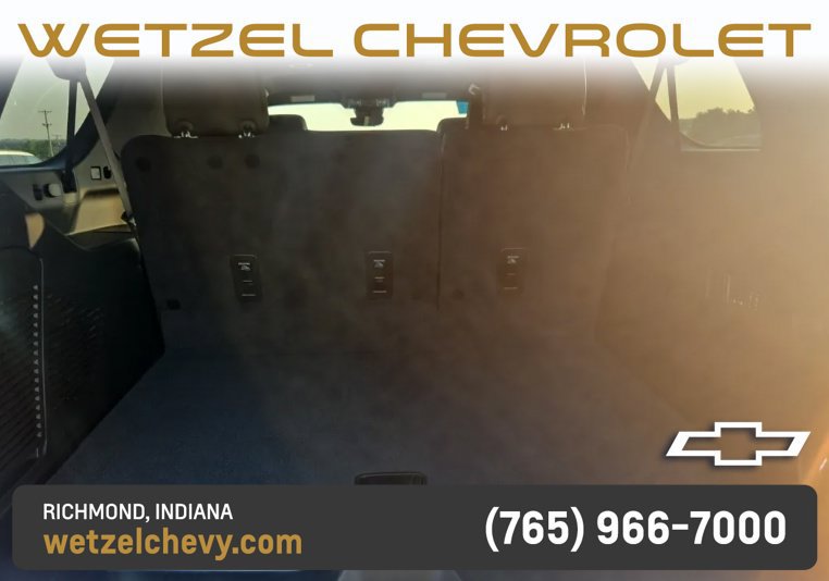 Used 2024 Chevrolet Suburban High Country AWD/4WD image 9
