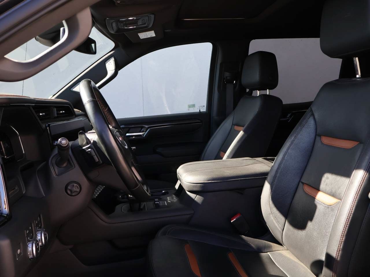 Used 2024 GMC Sierra 1500 AT4 w/ AT4 Premium Package AWD/4WD image 9
