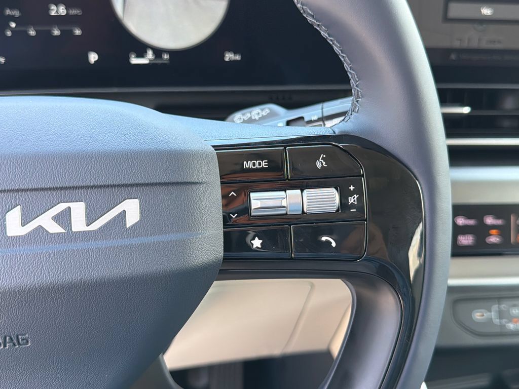 New 2027 Kia Carnival SX w/ Dark Edition Package FWD image 22