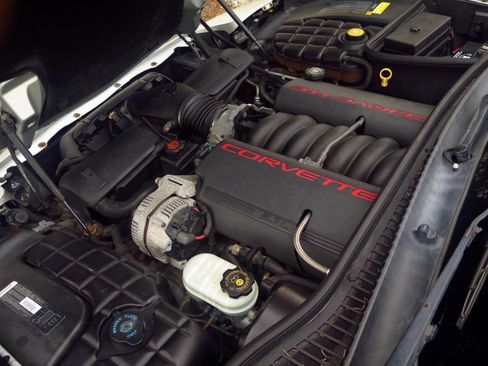 Used 1999 Chevrolet Corvette Coupe w/ Performance Handling Pkg image 26