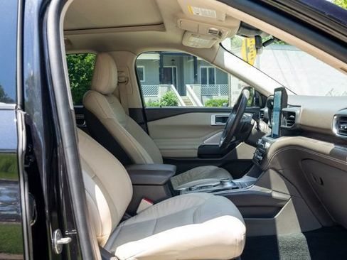 Used 2020 Ford Explorer Platinum w/ Premium Technology Package AWD/4WD image 45