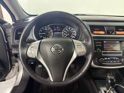 Used 2017 Nissan Altima 2.5 SL FWD image 12
