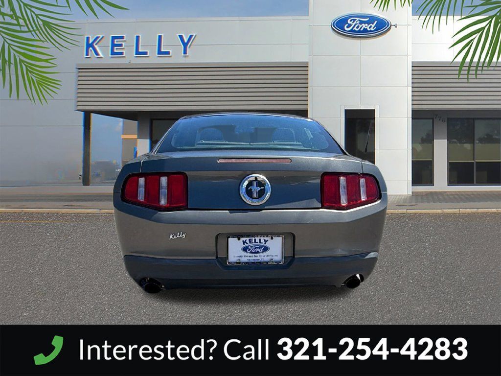 Used 2011 Ford Mustang Coupe RWD image 4