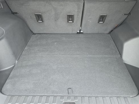 Used 2023 Chevrolet Equinox LT AWD/4WD image 12