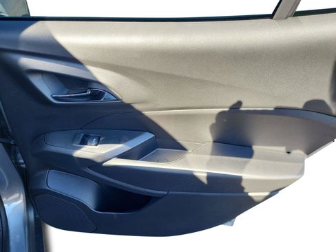 New 2026 Chevrolet Trax LT w/ Sunroof Package image 24