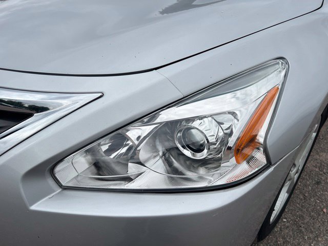 Used 2015 Nissan Altima 2.5 SL w/ Technology Package FWD image 9