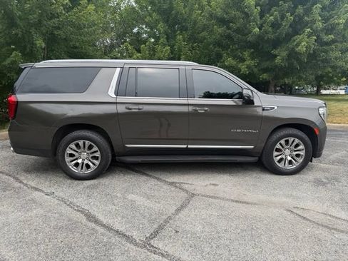 Used 2021 GMC Yukon XL Denali RWD image 2
