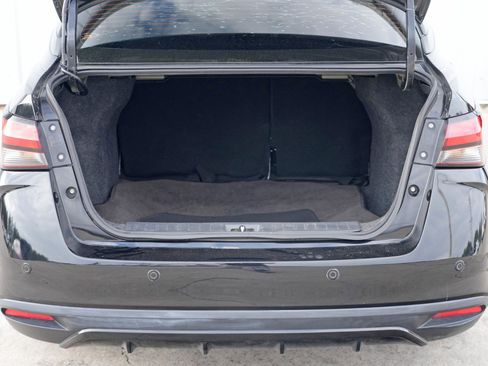 Used 2021 Nissan Versa SV image 9