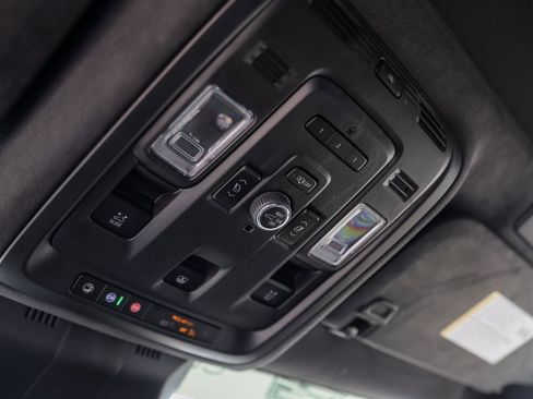 Used 2024 Cadillac Escalade Premium Luxury Platinum image 21