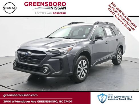 Used 2025 Subaru Outback Premium AWD/4WD image 1