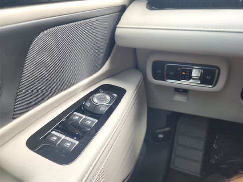 New 2026 Lincoln Nautilus Premier image 28