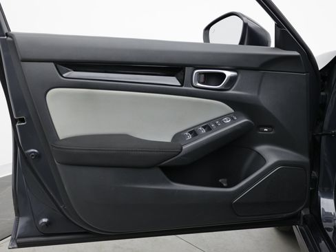 Used 2025 Honda Civic Sport image 15