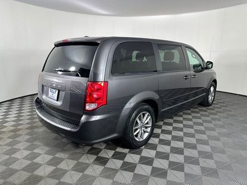 Used 2017 Dodge Grand Caravan SE image 8