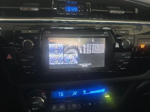 Used 2014 Toyota Corolla S FWD image 22
