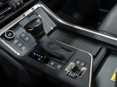 Used 2024 Lexus GX 550 AWD/4WD image 22