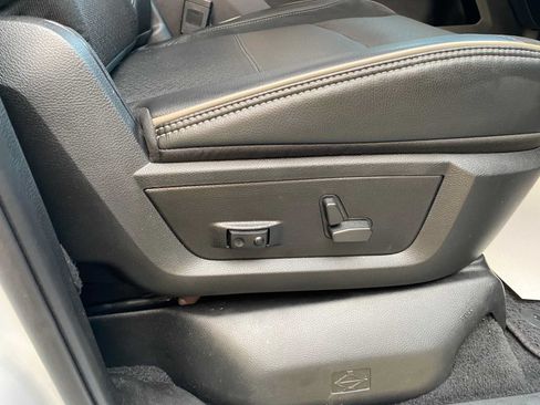 Used 2022 RAM 2500 Laramie AWD/4WD image 30