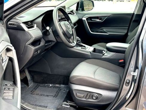 Certified 2025 Toyota RAV4 XLE image 10