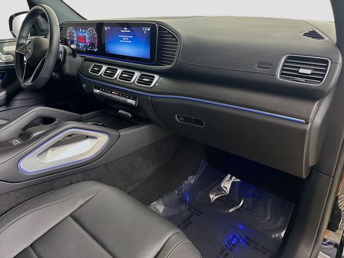 Used 2025 Mercedes-Benz GLS 450 4MATIC image 30