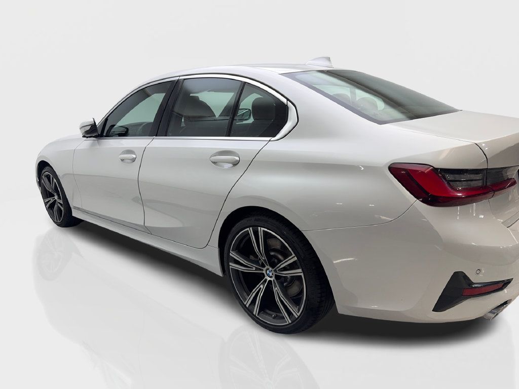 Used 2022 BMW 330i Sedan w/ Driving Assistance Package RWD image 15