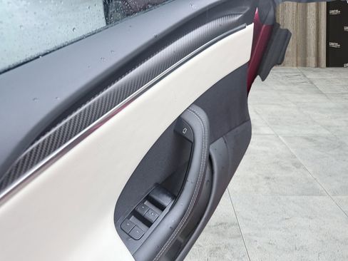 Used 2023 Tesla Model S Plaid image 28