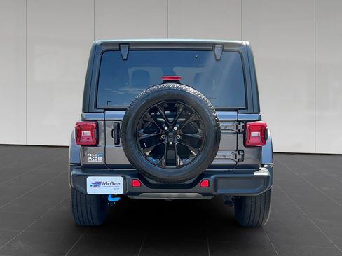 Used 2022 Jeep Wrangler Unlimited Sahara w/ Dual Top Group AWD/4WD image 4