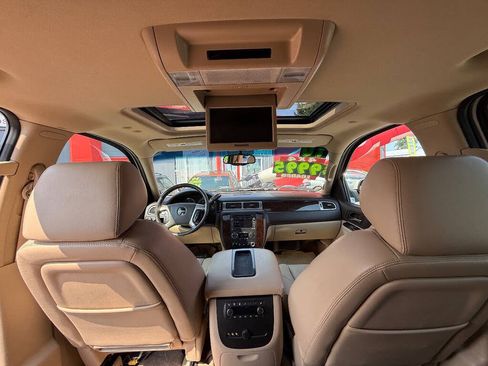Used 2010 GMC Yukon Denali image 24