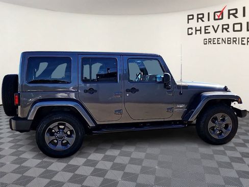 Used 2014 Jeep Wrangler Unlimited Sahara w/ Connectivity Group AWD/4WD image 9