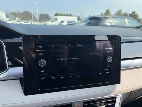 New 2025 Volkswagen Taos SE image 27