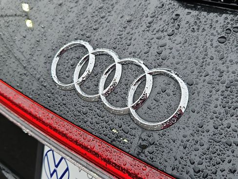 Used 2023 Audi Q4 e-tron Premium Plus w/ Premium Plus image 27