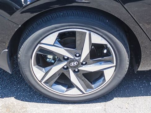 Used 2023 Hyundai Elantra SEL w/ Convenience Package FWD image 11
