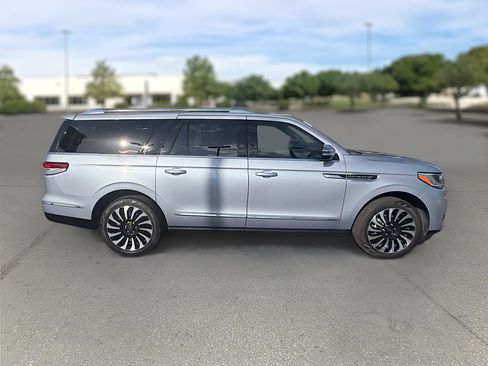 Certified 2024 Lincoln Navigator L Black Label AWD/4WD image 8