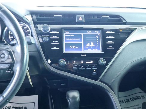 Used 2020 Toyota Camry SE FWD image 19