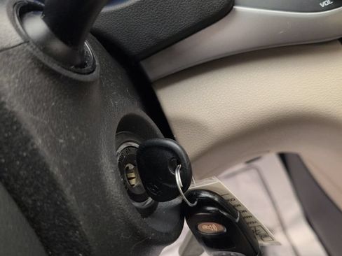 Used 2017 Hyundai Elantra SE FWD image 37