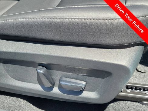 Used 2025 Nissan Murano SV FWD image 21