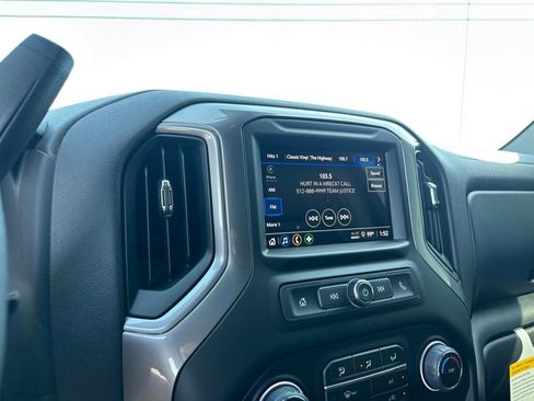 Used 2026 Chevrolet Silverado 1500 Custom Trail Boss w/ Dark Appearance Package AWD/4WD image 19