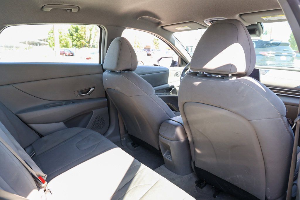 Used 2024 Hyundai Elantra SEL FWD image 17