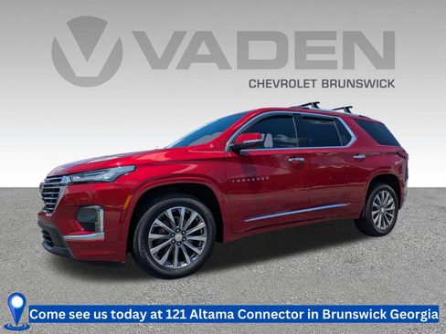 Used 2023 Chevrolet Traverse Premier FWD image 1