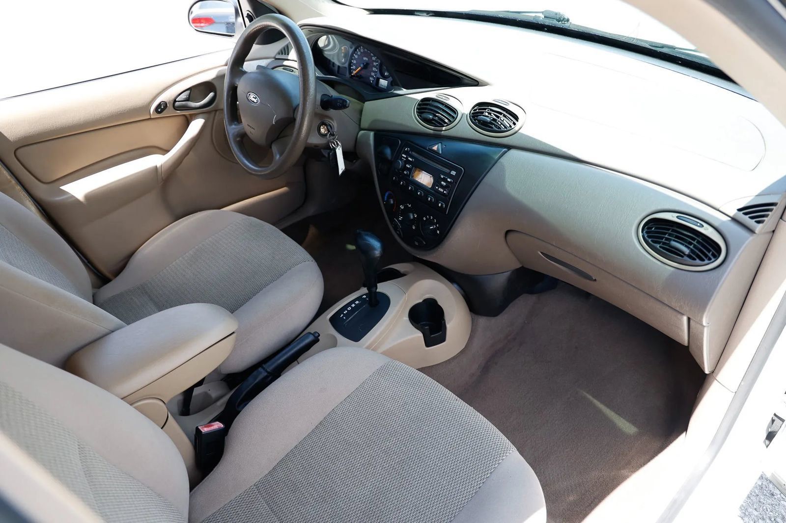 Used 2004 Ford Focus SE FWD image 24