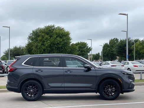 Used 2025 Honda CR-V EX image 3