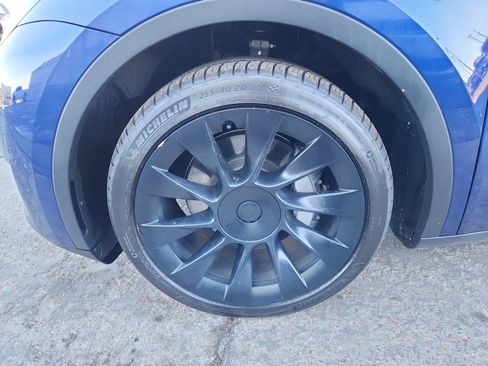 Used 2023 Tesla Model Y Long Range image 26