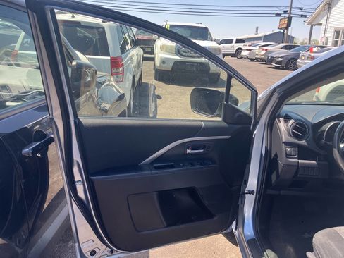 Used 2012 MAZDA MAZDA5 Sport FWD image 7