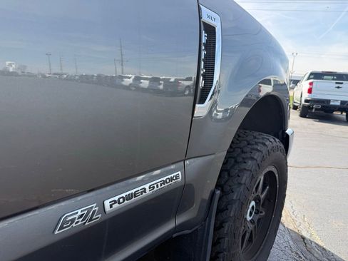 Used 2017 Ford F250 XLT w/ XLT Premium Package image 12