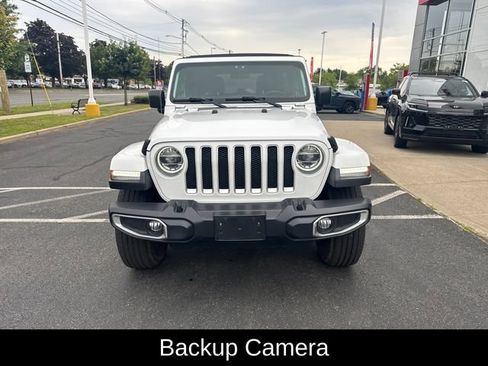 Used 2018 Jeep Wrangler Unlimited Sahara AWD/4WD image 9