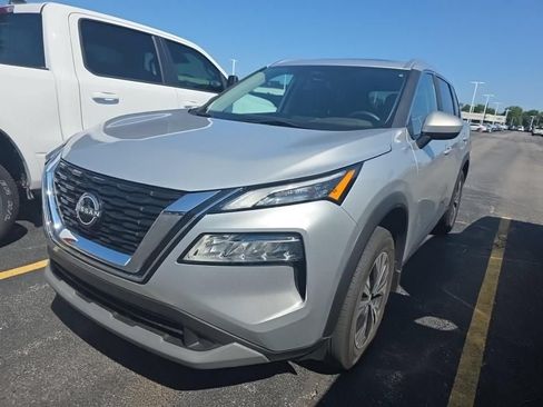 Used 2023 Nissan Rogue SV w/ SV Premium B Package AWD/4WD image 2